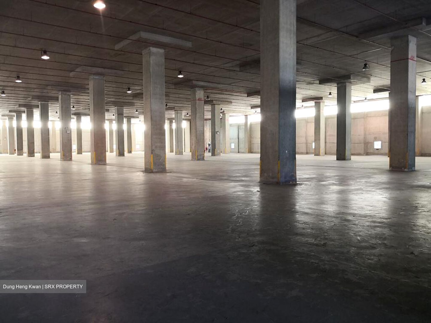 Gul Circle (D22), Warehouse #575445161